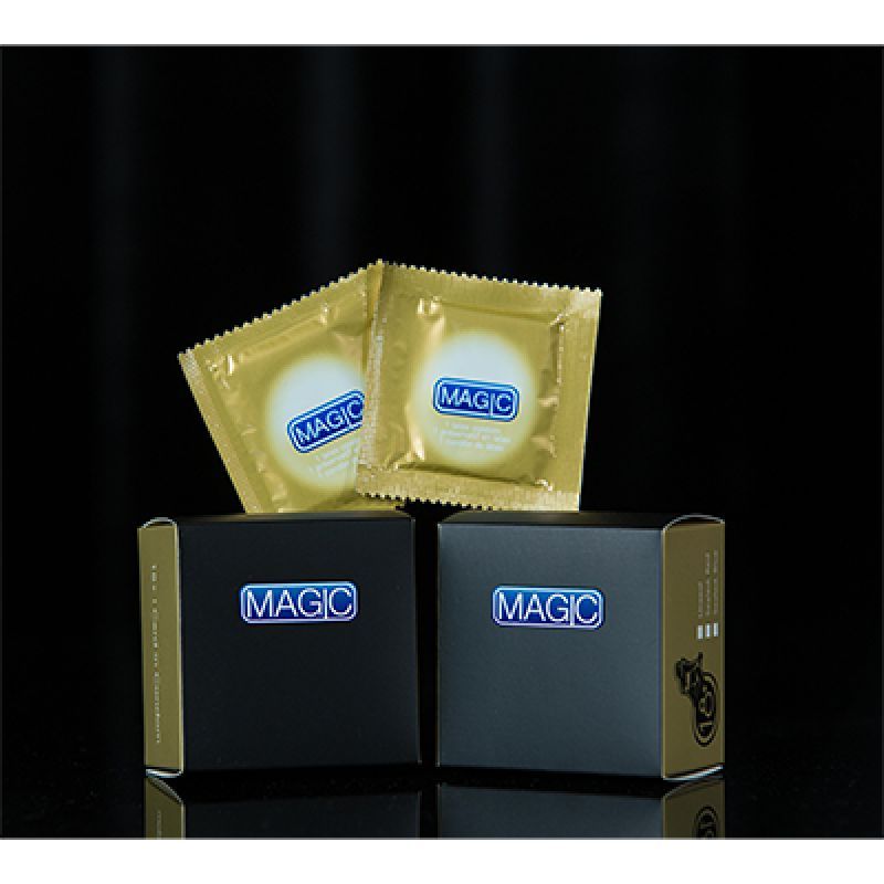 Foto Red Card Refill for 18 + (18 Plus) by Bond Lee & Magiclism - Trick