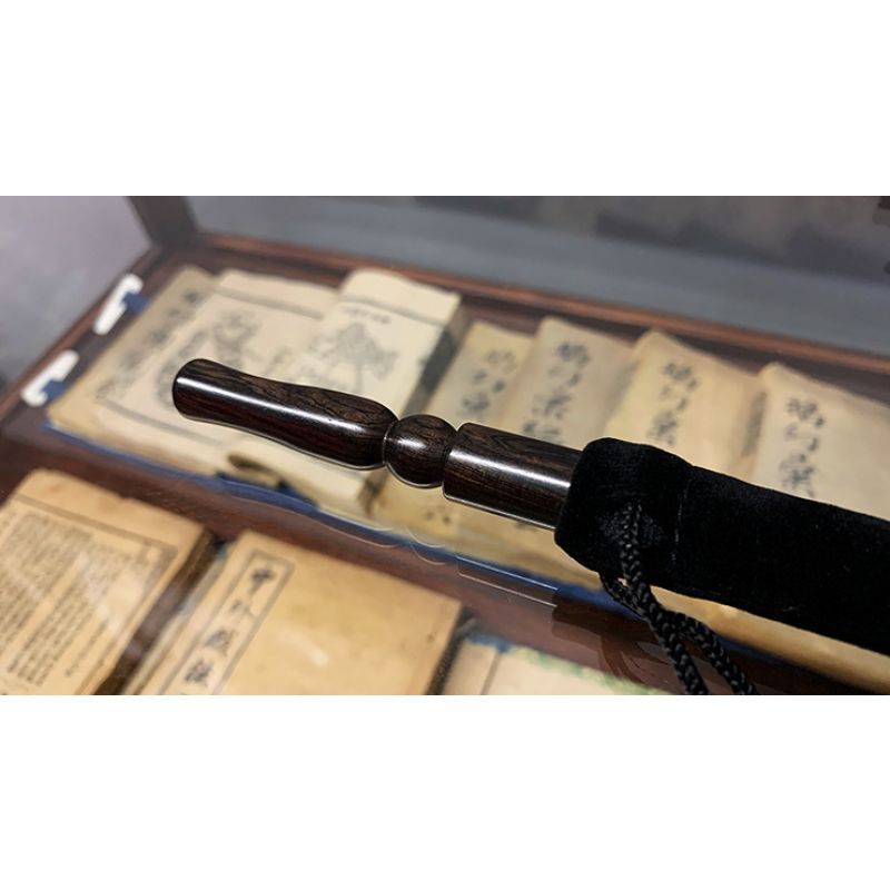 Foto Wooden wand PRO (Bold Black) by Harry He & Bacon Magic - Trick
