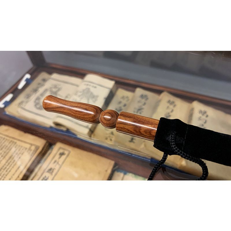 Foto Wooden wand PRO (Bold Brown) by Harry He & Bacon Magic - Trick