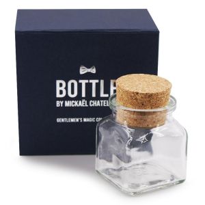 Foto Bottle by Mickael Chatelain