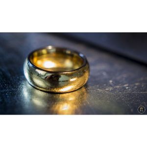 Foto Ash and Ember Gold Curved Size 9 (2 Rings) by Zach Heath  - Trick