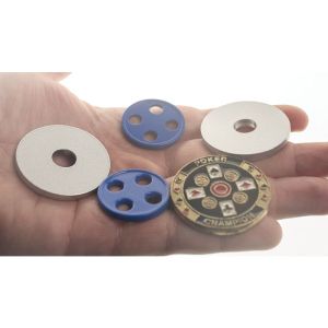 Foto BRASS BUTTONS SILVER EDITION (Gimmicks and Online Instruction) by Matthew Wright - Trick