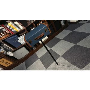 Foto The Cane Table (Case) by Junjie Li, Bond Lee & MS Magic