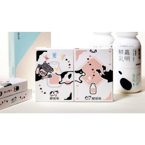 Foto Pure Milk Playing Cards by Hanson Chien (VT)