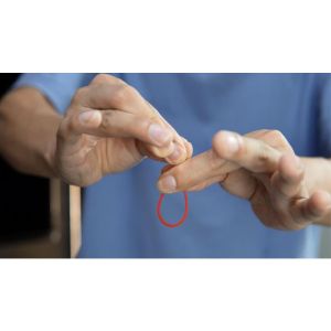 Foto CRB (Color Changing Rubber Band) by Menzi magic & Zhao Xinyi