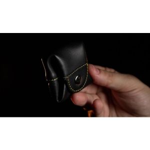 Foto COLOR CODE COIN PURSE YELLOW by Bob Kohler - Trick