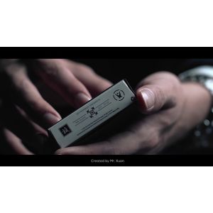 Foto Skymember Presents Isolated Red (Gimmicks and Online Instructions) by Mr. Xuan