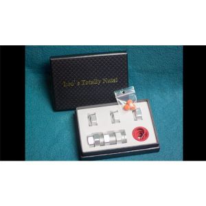 Foto Leo's Totally Nuts (Gimmicks and Online Instructions) by Leo Smetsers - Trick