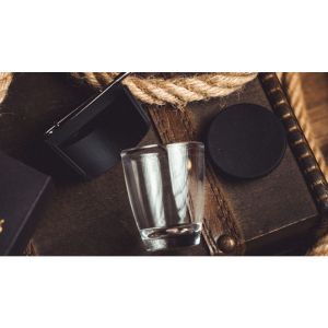 Foto L Holder (Shot Glass) by Long Long & Bacon Magic