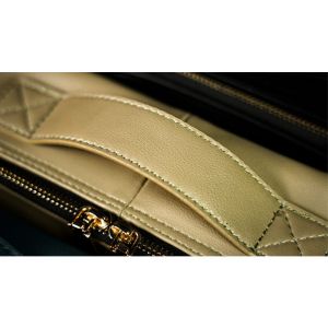 Foto Luxury Genuine Leather Close-Up Bag (Olive) by TCC - Trick (VT)