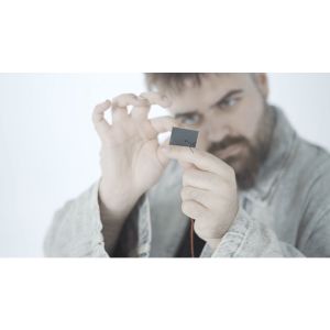 Foto Paradox Button by Julio Montoro and Ultrabello