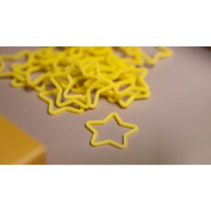 Foto Henry Harrius Presents Star Shatter by Alex Ng