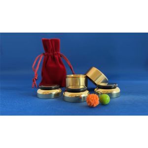 Foto Three Shell Game (Brass) by Leo Smetsers