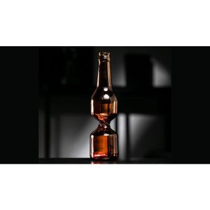 Foto Tornado Bottle by Red Tsai and Aaron Hsing