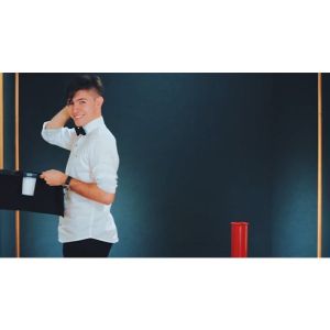 Foto Vanishing Glass of Milk PRO (Gimmicks and Online Instructions) by Bazar de Magia - Trick