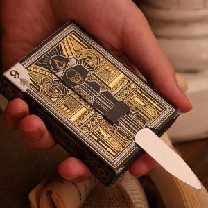 Foto Assassin\'s Creed Legacy V2 Playing Cards - Black Hidden Blade Edition